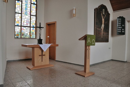 Altarraum der Friedhofskapelle