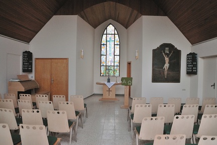 Altarraum der Friedhofskapelle