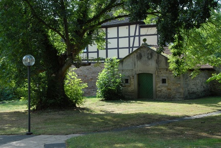 Kirchenplatz zum Rittergut hin