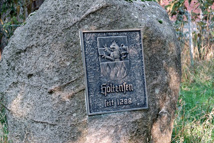 Wappenstein am Ortseingang
