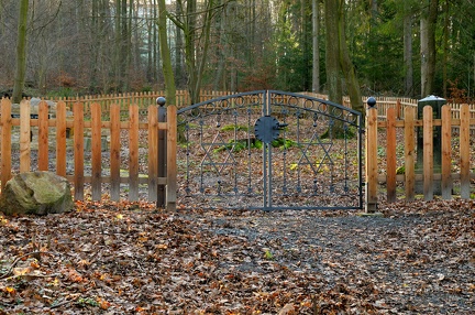 Der Jüdische Friedhof am Deister in Barsinghausen nach seiner Einfriedung.