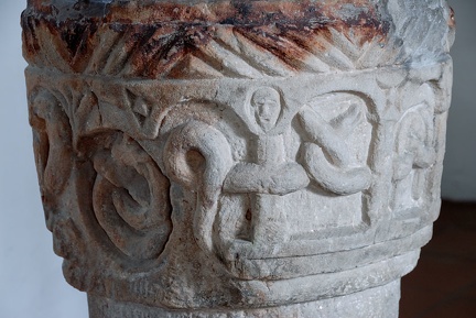 Taufstein der Kapelle (Detail)